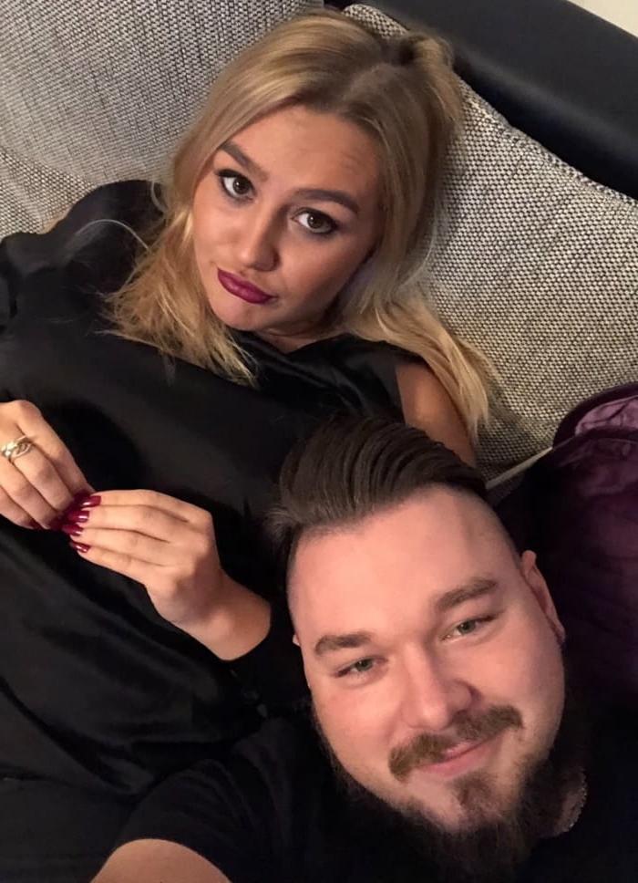 25P Sexy Dirty Chubby Small Tit Big Ass Slut Beach Vacation