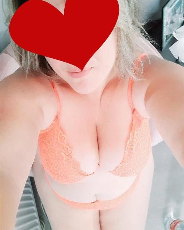 19P lilia beurette grosse salope