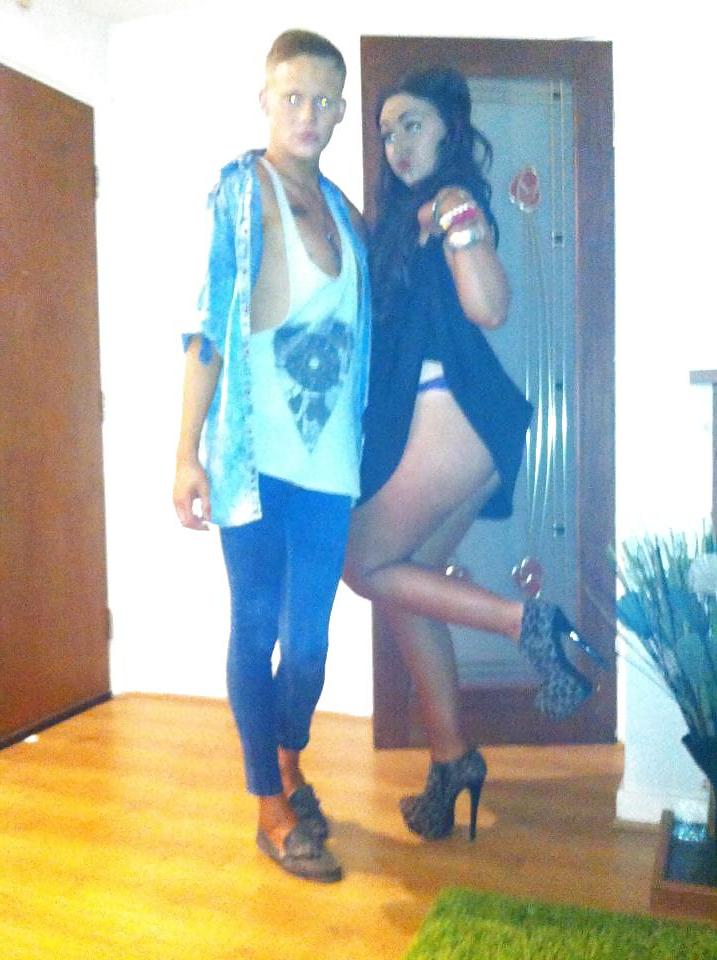 25P Hot babes 26