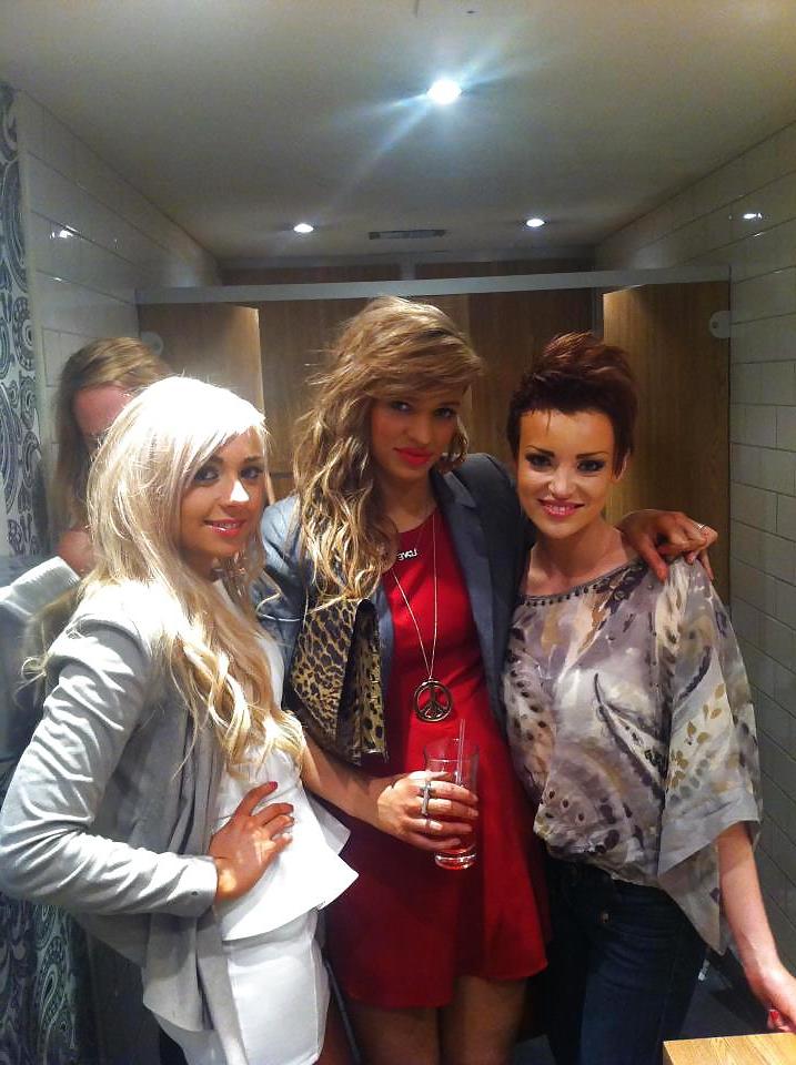 25P Hot babes 26