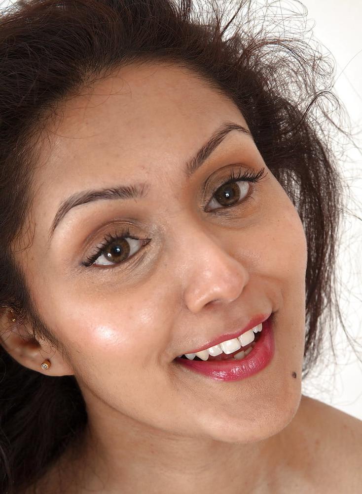 25P Indian Aunty