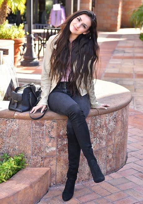 25P Women in Boots