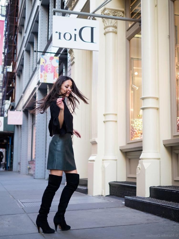 25P Women in Boots