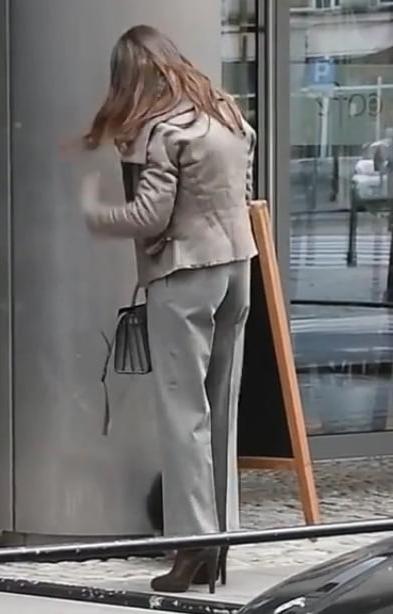 25P Women in Boots