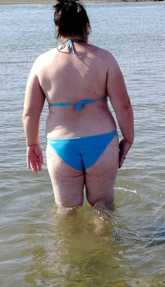 11P BEACH 2020, my wife