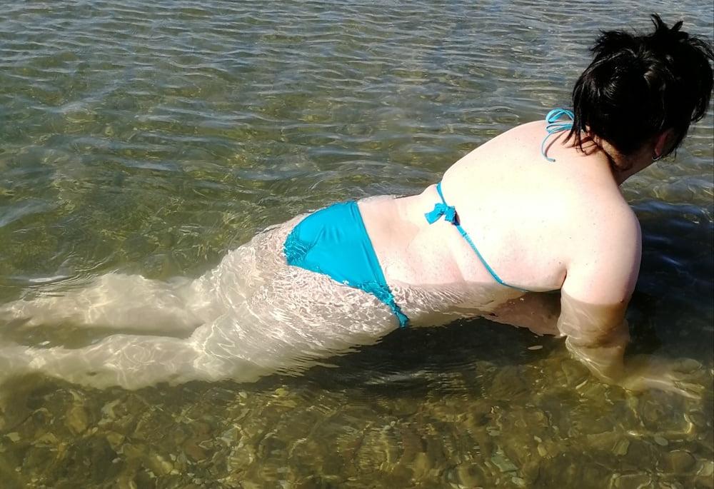 11P BEACH 2020, my wife