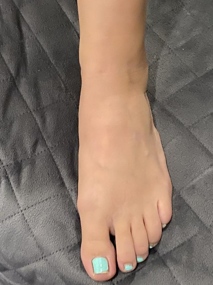 19P Chubby Wife Kentucky Ass feet and tits