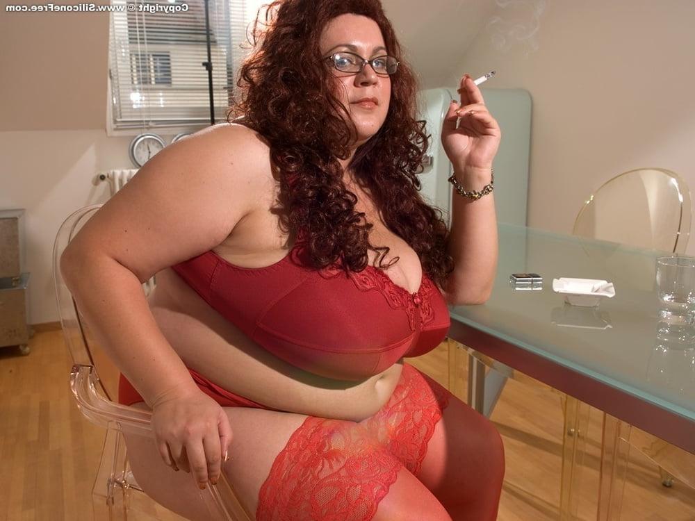 25P Bbw smoking