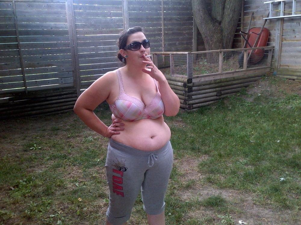 25P Bbw smoking