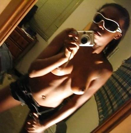 25P BLACK AMATEUR GIRLS - SELF PICS XV