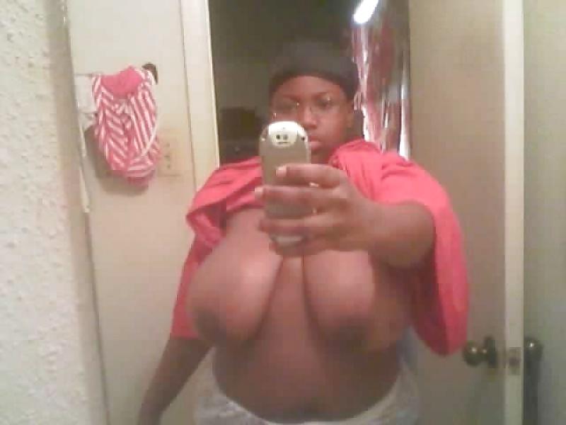 25P BLACK AMATEUR GIRLS - SELF PICS XV