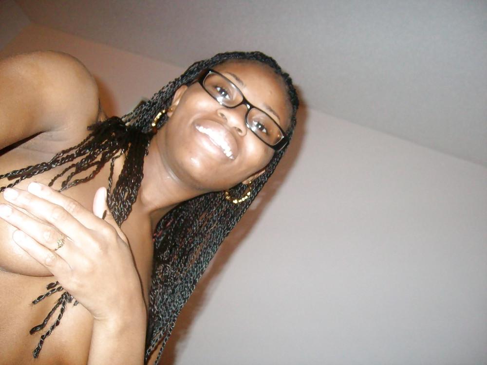 25P BLACK AMATEUR GIRLS - SELF PICS XV