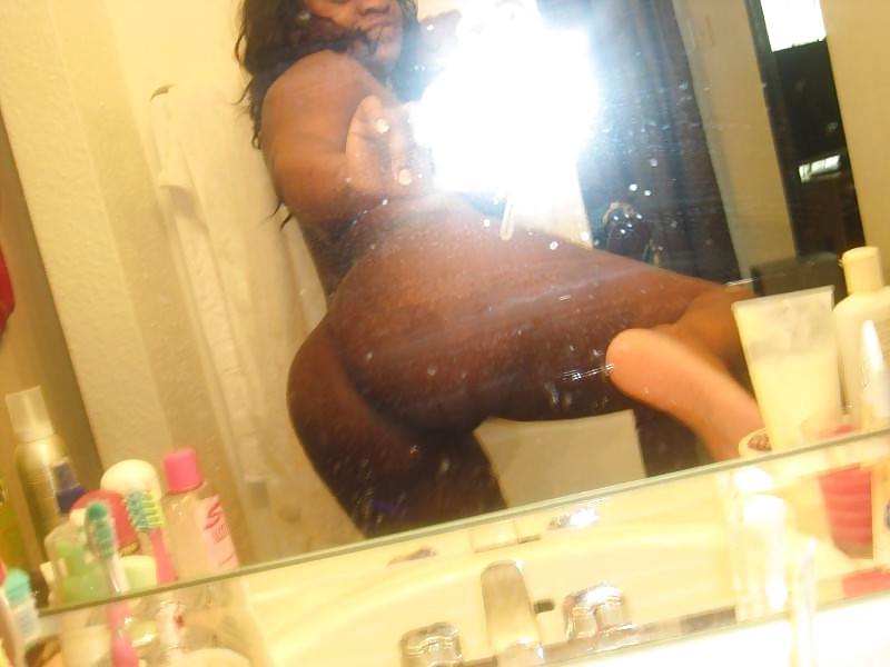 25P BLACK AMATEUR GIRLS - SELF PICS XV