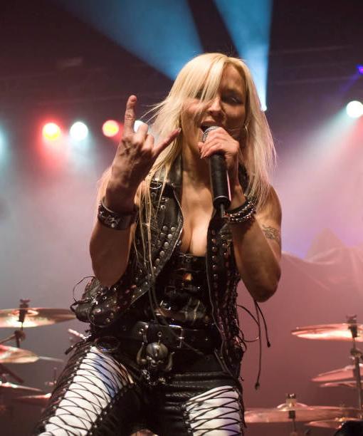 25P Doro Pesch German metal Queen