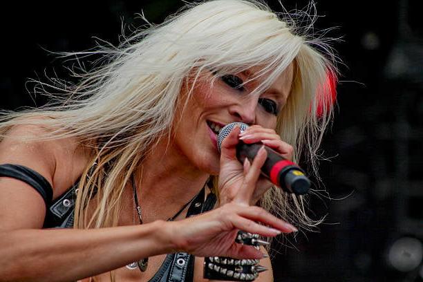 25P Doro Pesch German metal Queen
