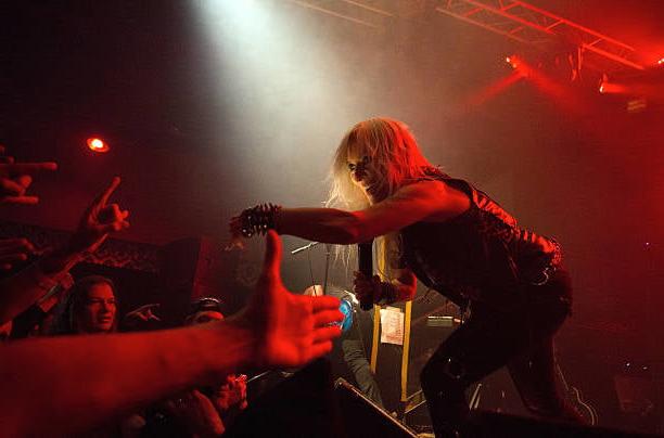 25P Doro Pesch German metal Queen