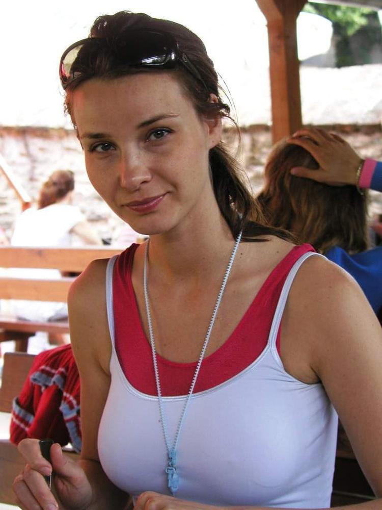 25P Exposed - Exhibition Wife Shows Off Amazing Body
