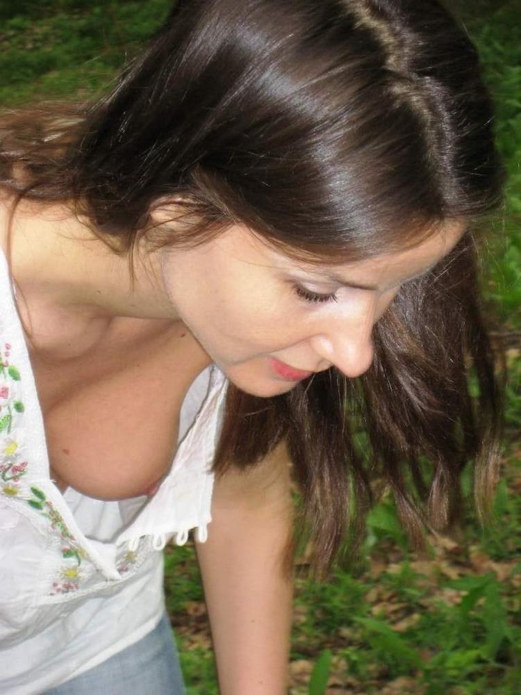 25P Exposed - Exhibition Wife Shows Off Amazing Body