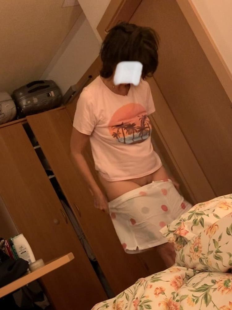22P Enjoy my wife on holiday