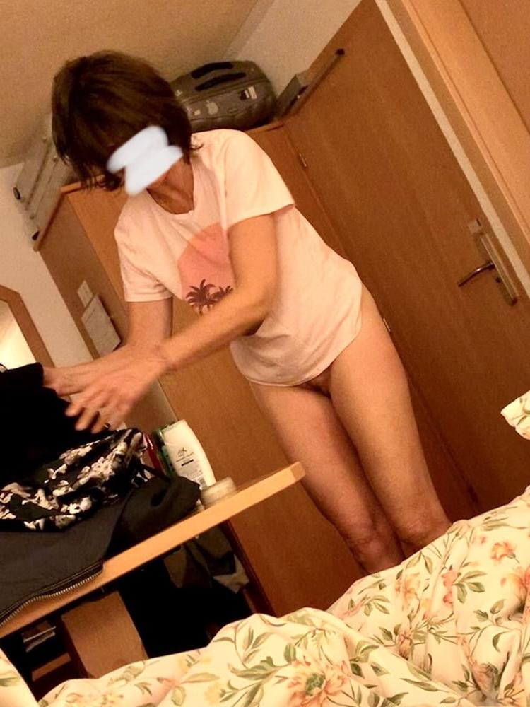 22P Enjoy my wife on holiday