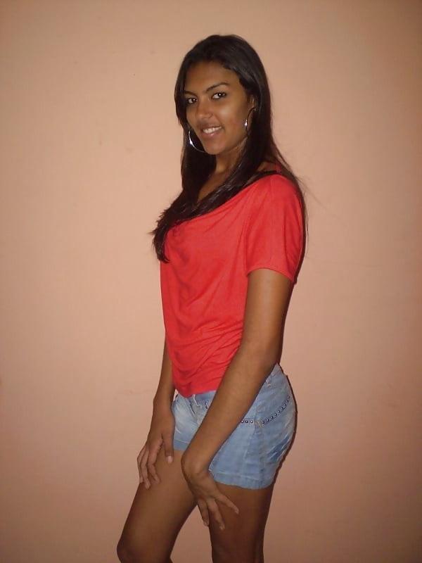 9P indian girl exposing sexy brown body
