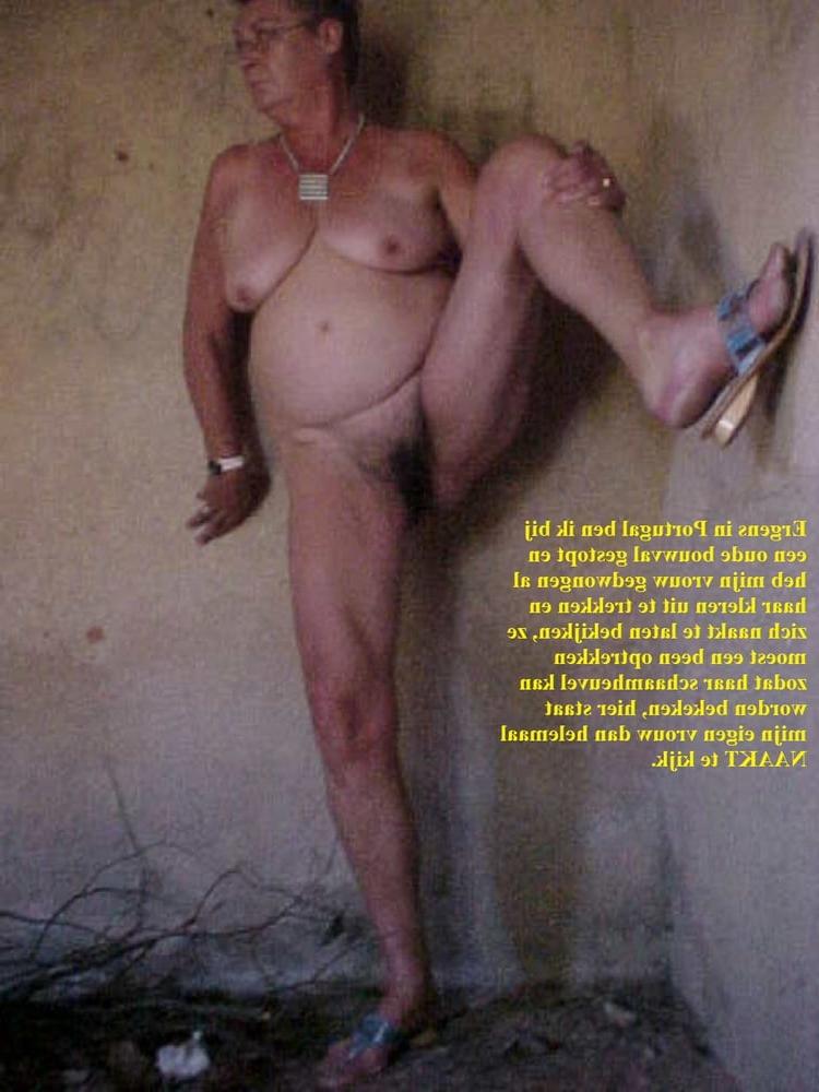 7P my wife showing her cunt outside