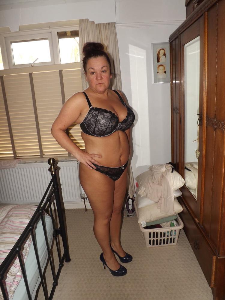 25P Bitted Tits UK Wife