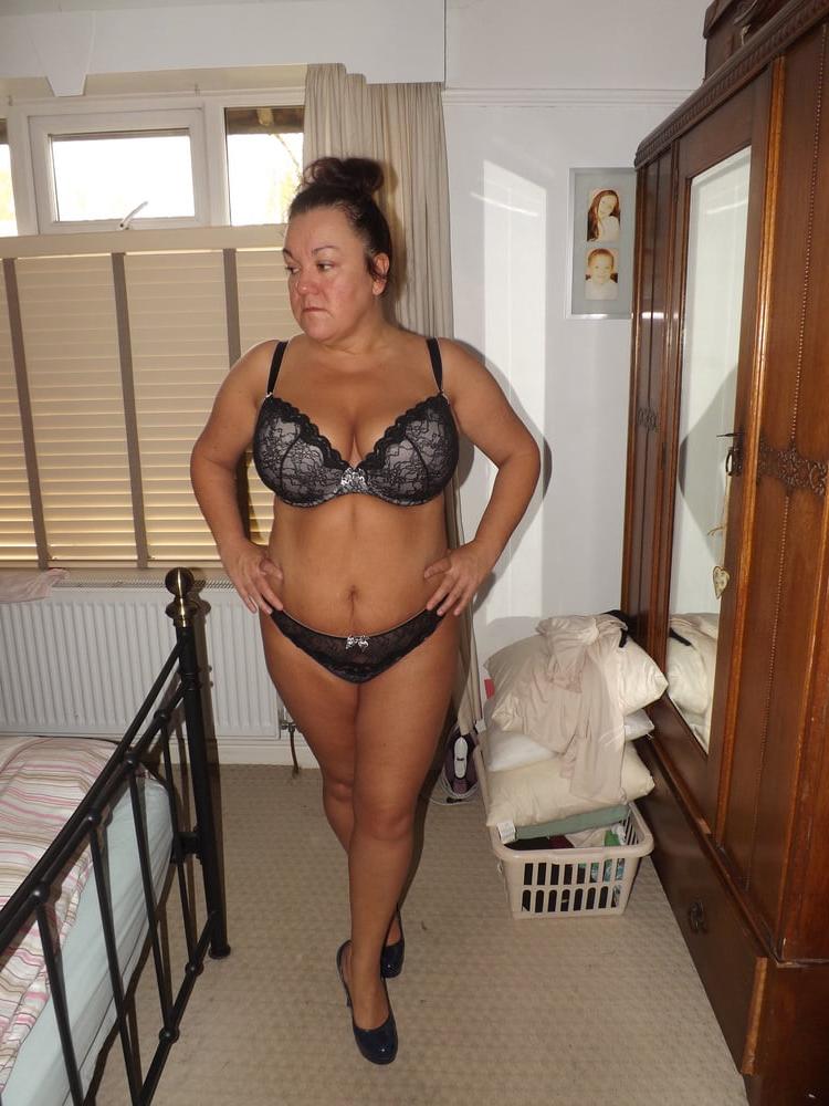 25P Bitted Tits UK Wife