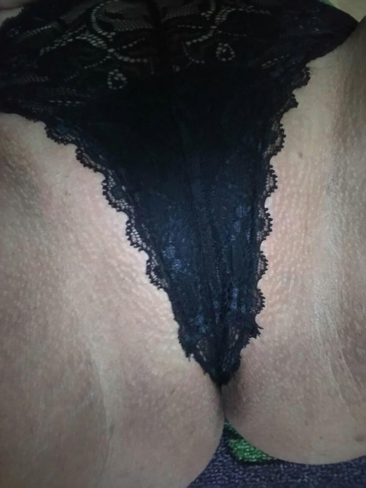 25P Wife poses in lingerie