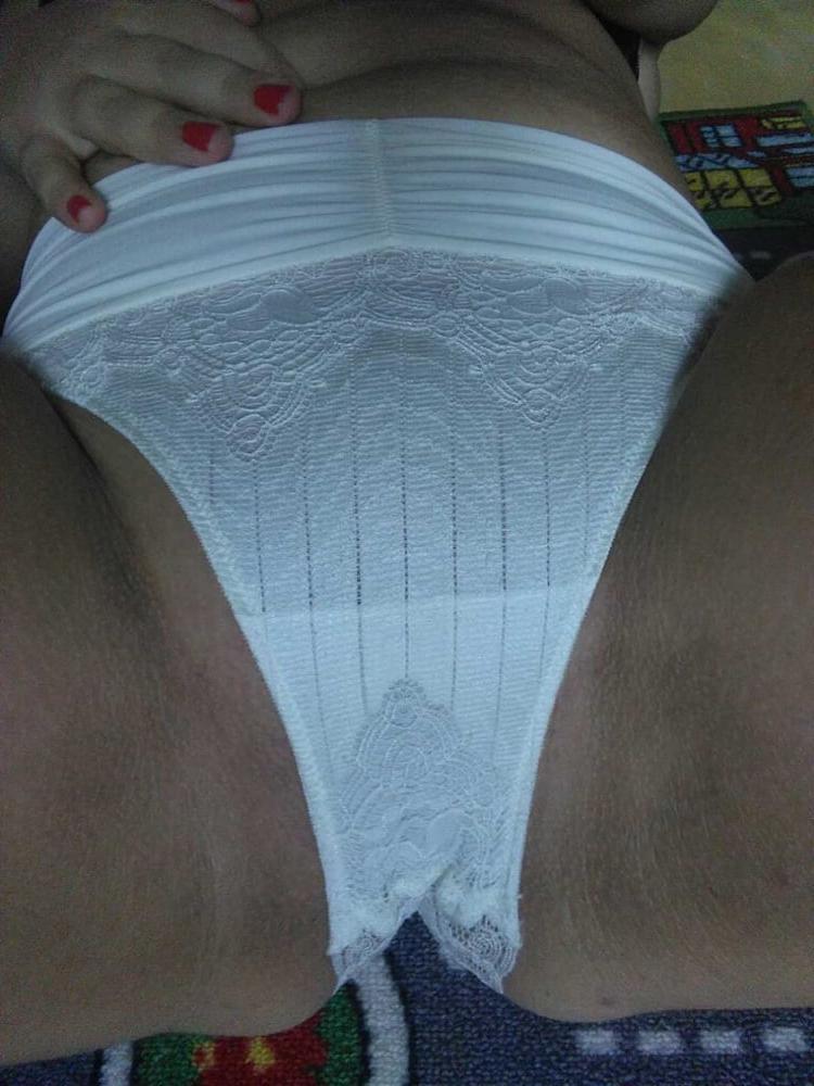 25P Wife poses in lingerie