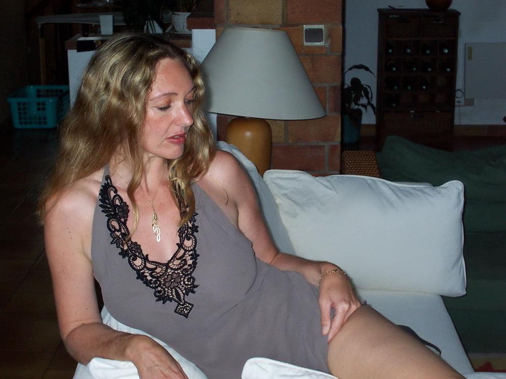 19P Mature Wife