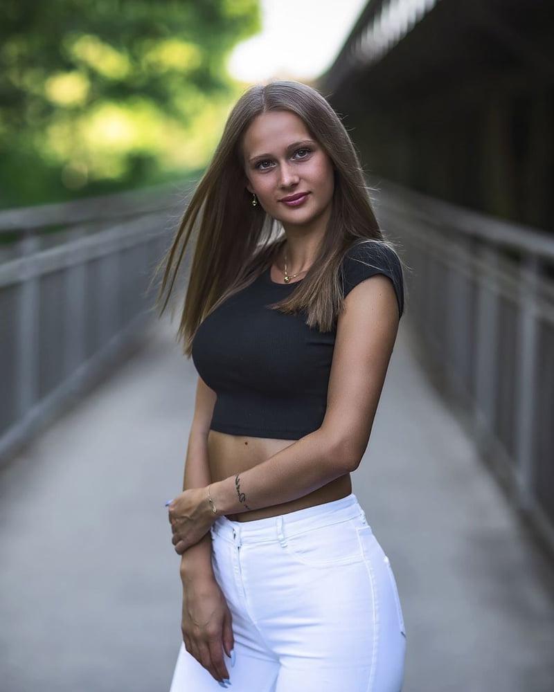 25P Carolin - Blonde German Gym Insta Babe - Big Ass &amp; Wide Hips