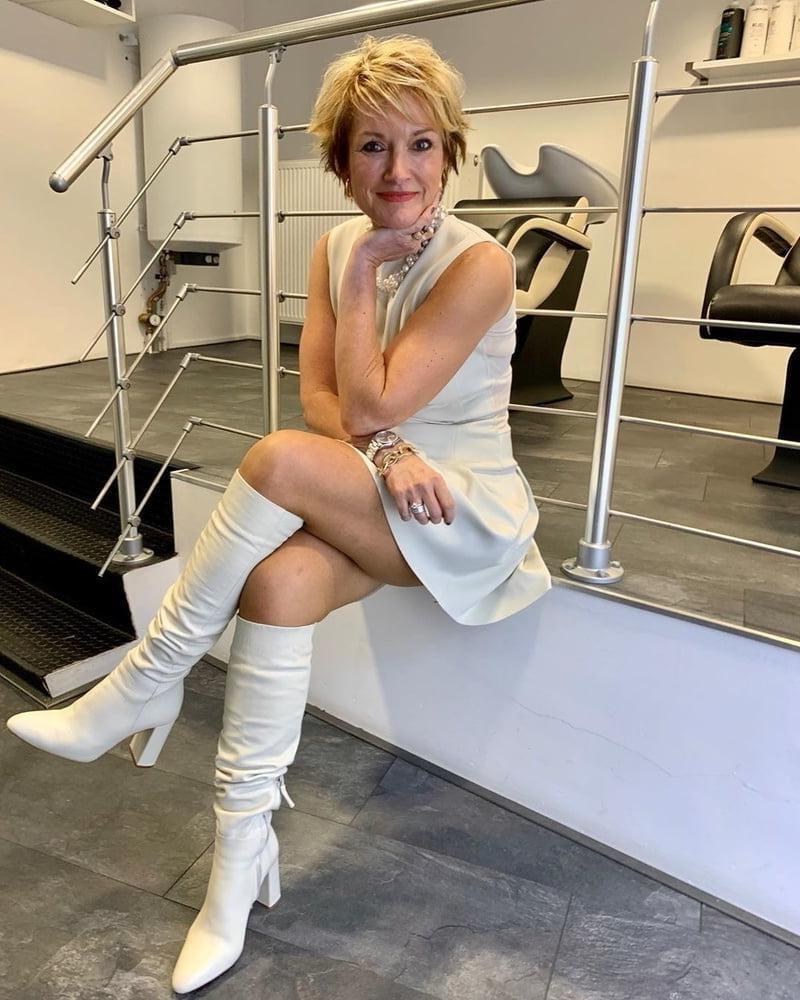 25P Beauties in Boots 4