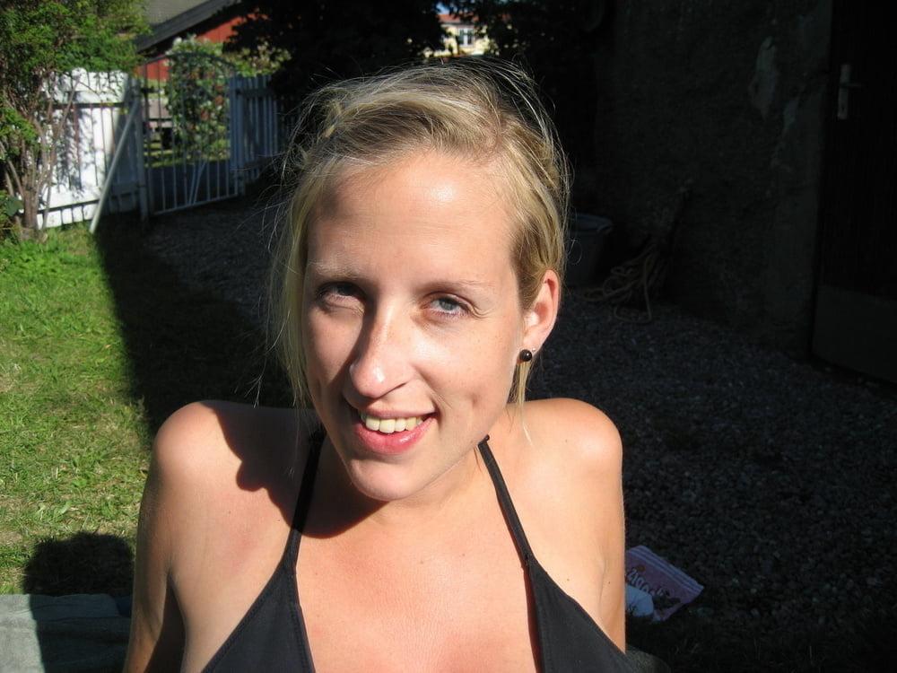 25P SDRUWS2 - SWEDISH PREGNANT BIG TITTED WIFE EXPOSED