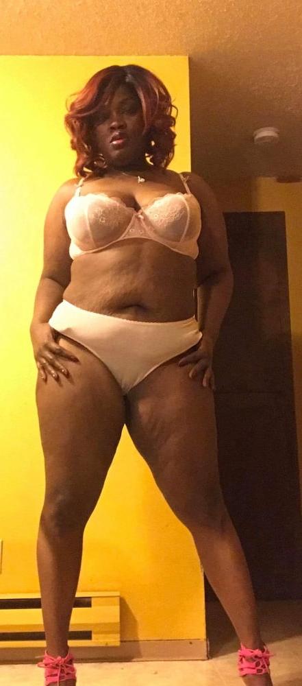 25P Black Horny milf Back to work Selfies
