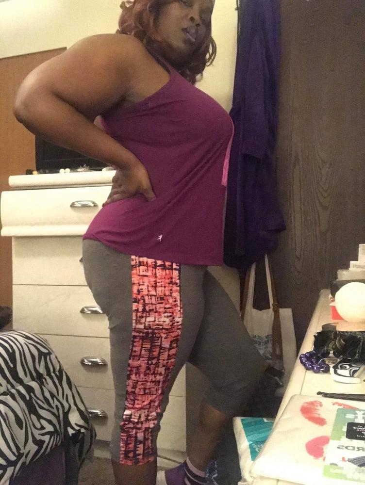 25P Black Horny milf Back to work Selfies