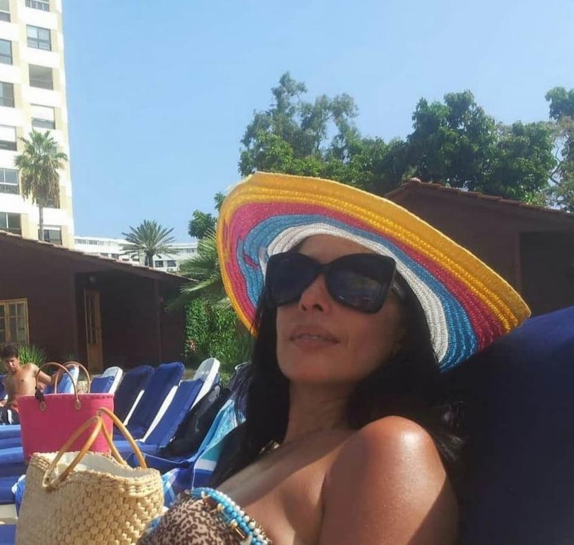 25P Arab wife 1