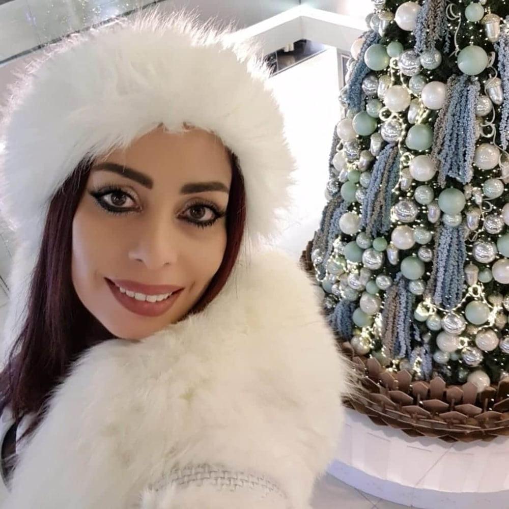 25P Arab wife 1