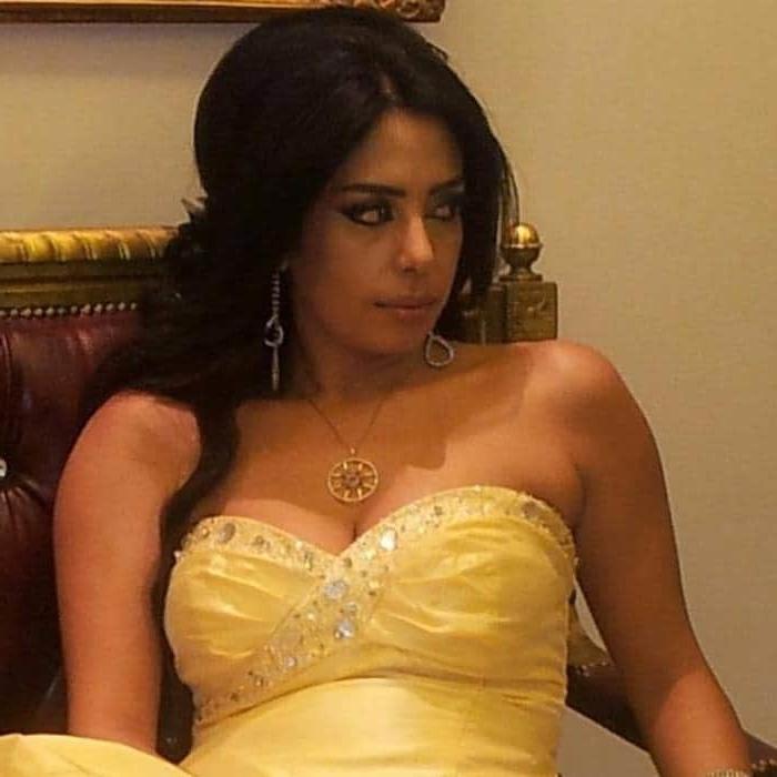 25P Arab wife 1
