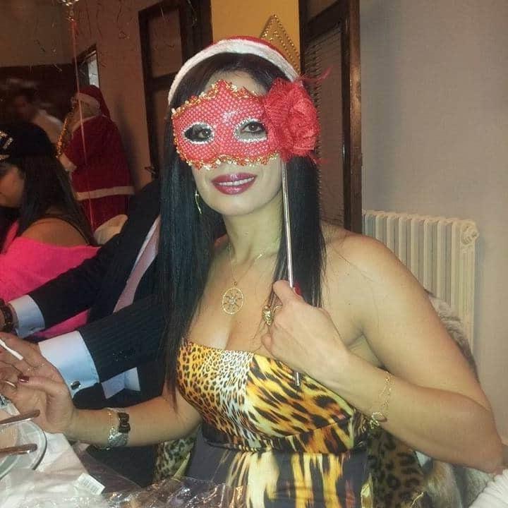 25P Arab wife 1