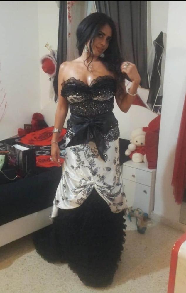 25P Arab wife 1