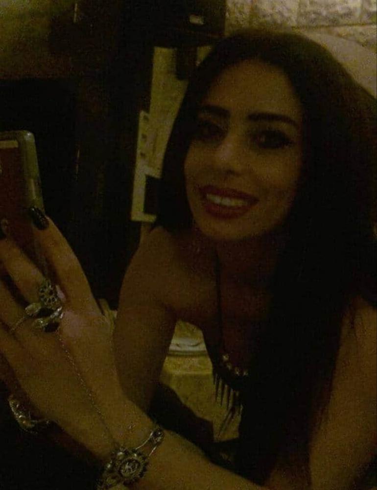 25P Arab wife 1