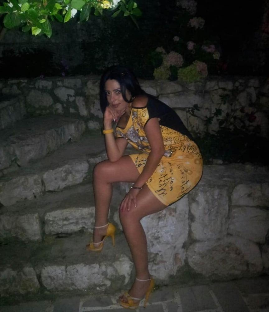 25P Arab wife 1