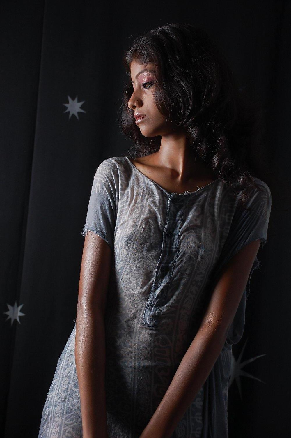 25P INDIAN GIRLS ARE SO SEXY IV