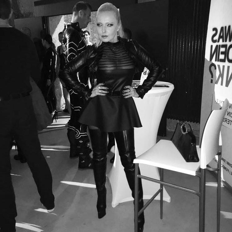 25P Hot german anal slut in leather sexy outfits and high heels
