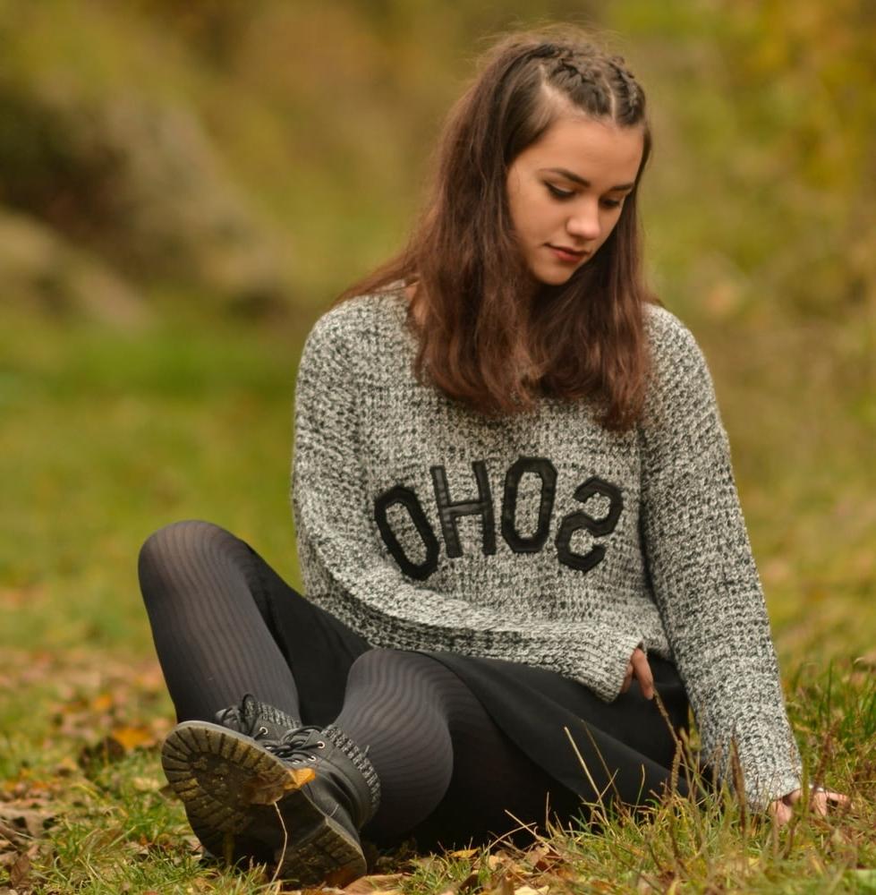 21P Sweet-Faced German GF in Tights