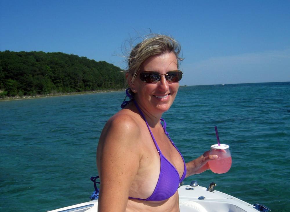 25P Alex American MILF
