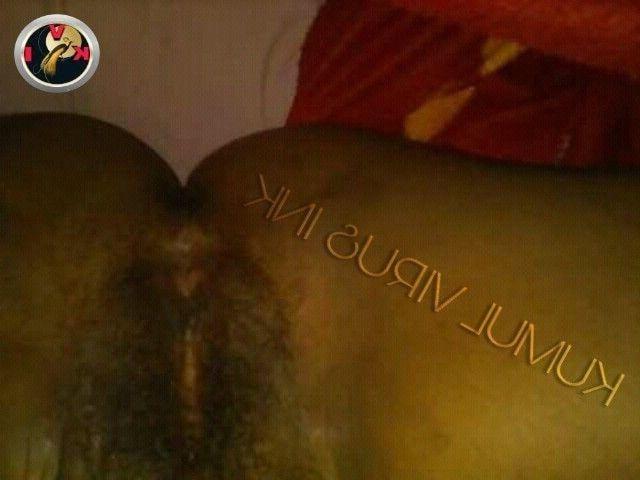 21P PNG Tolai mama pose