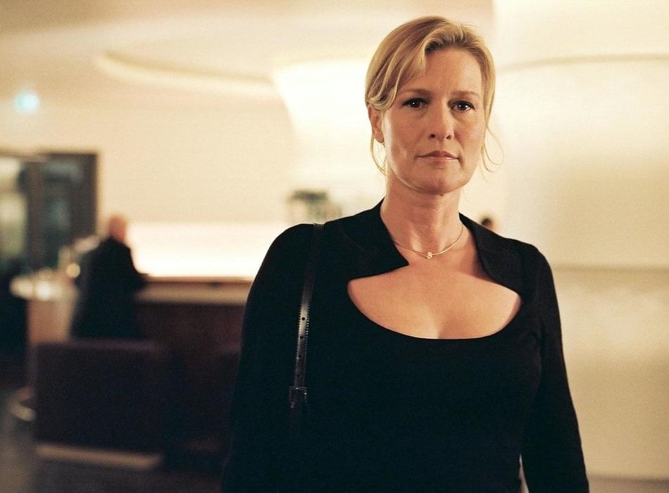 24P German Actress Suzanne von Borsody