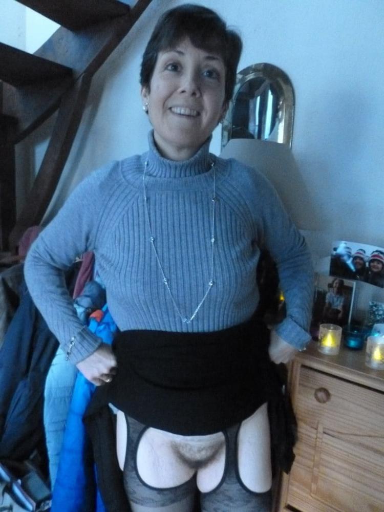 5P A freinds wife exposed